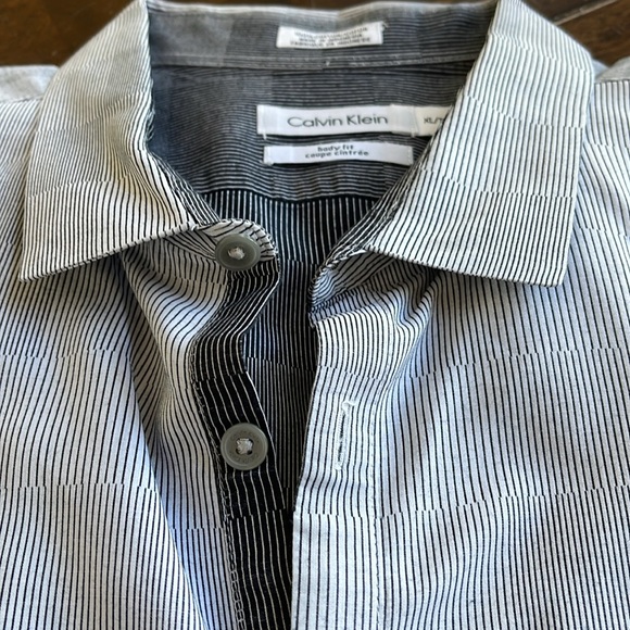 Calvin Klein Button Down Shirt - Picture 8 of 8
